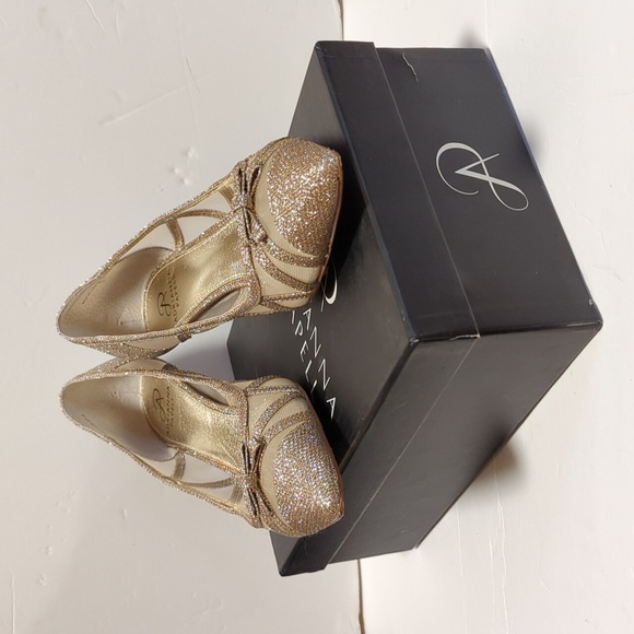 Adrianna Papell Women's Lana Gold Woven Mesh Point Toe  New in Box - Picture 6 of 6
